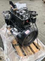 Új Yanmar 4TNV94 motor raklapos csomagolásban szállításhoz