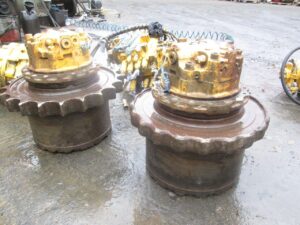 Végáttétel komatsu pc240-13 kotrógéphez