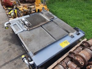 Radiátor hitachi zx250 használt