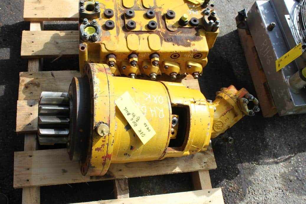 Forgató reduktor kotrógéphez OK RH6-12 – masszív mechanikus alkatrész