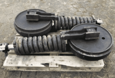 Vezetőgörgő Caterpillar 322 kotrógéphez