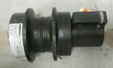 Görgő Liebherr 10651677 R902-hez