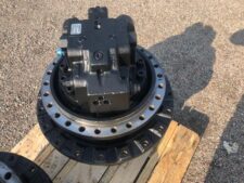 Hidromotoros végáttétel Hitachi ZX250LC-5-hoz