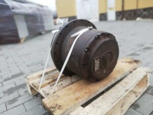 Végáttétel hidromotorral case cx240 kotrógéphez