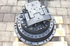Végáttétel Doosan 220 kotrógéphez
