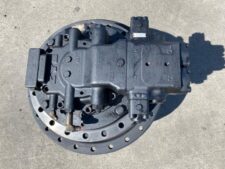 Végáttétel Hitachi EX550LC-3 kotrógéphez – Eredeti alkatrészek és tartozékok