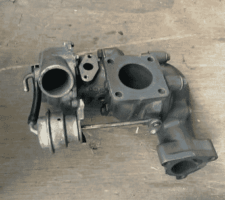 Turbófeltöltő Komatsu S4D106 motorhoz