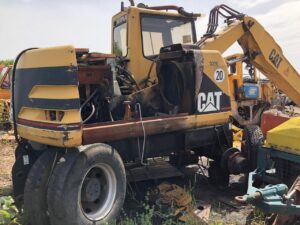 Caterpillar cat 321d gumikerekes kotrógép alkatrész bontás