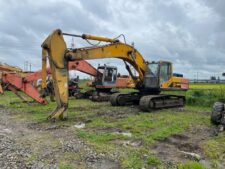 JCB JS 330 kotrógép bontott alkatrészek és elérhető komponensek