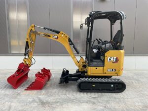 Mini kotrógép caterpillar 301. 5 piros cserealkatrészekkel