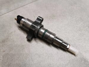 Bosch 0445120007 injektor iveco tehergépkocsihoz vagy cummins motoros gépekhez 2830957