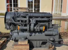 Teljes Deutz BF6L513 motor
